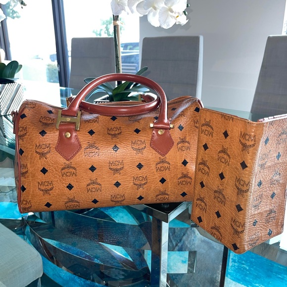 Vintage MCM Boston Bag & wallet - Picture 6 of 17